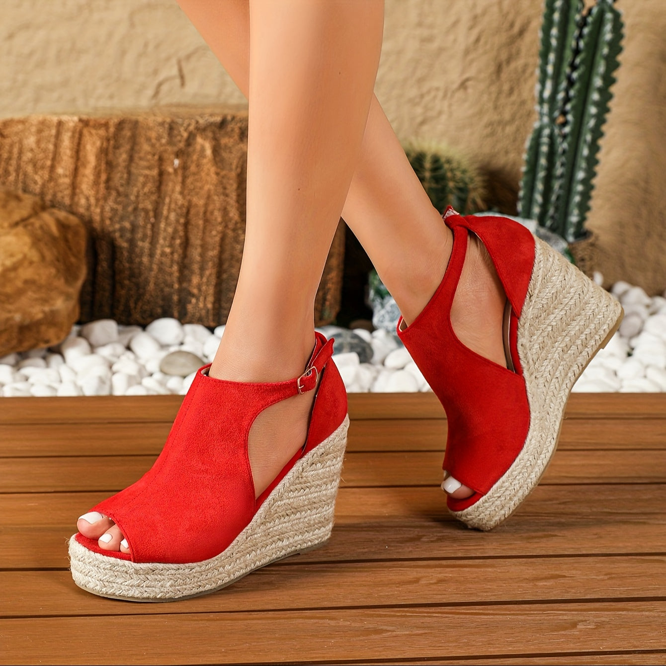 Red / 11 US | 42 EU