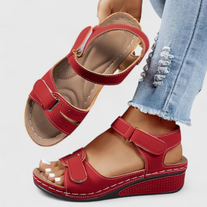 Red / 12 US | 43 EU