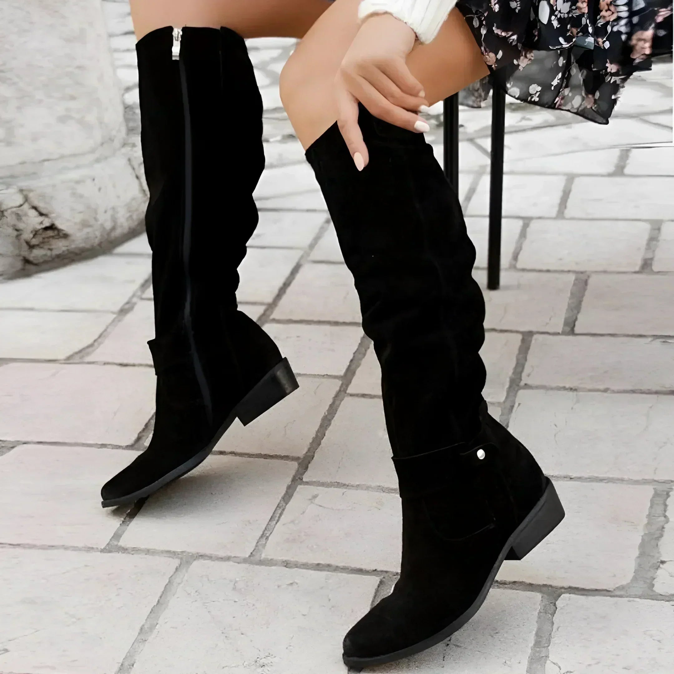 Black / 12