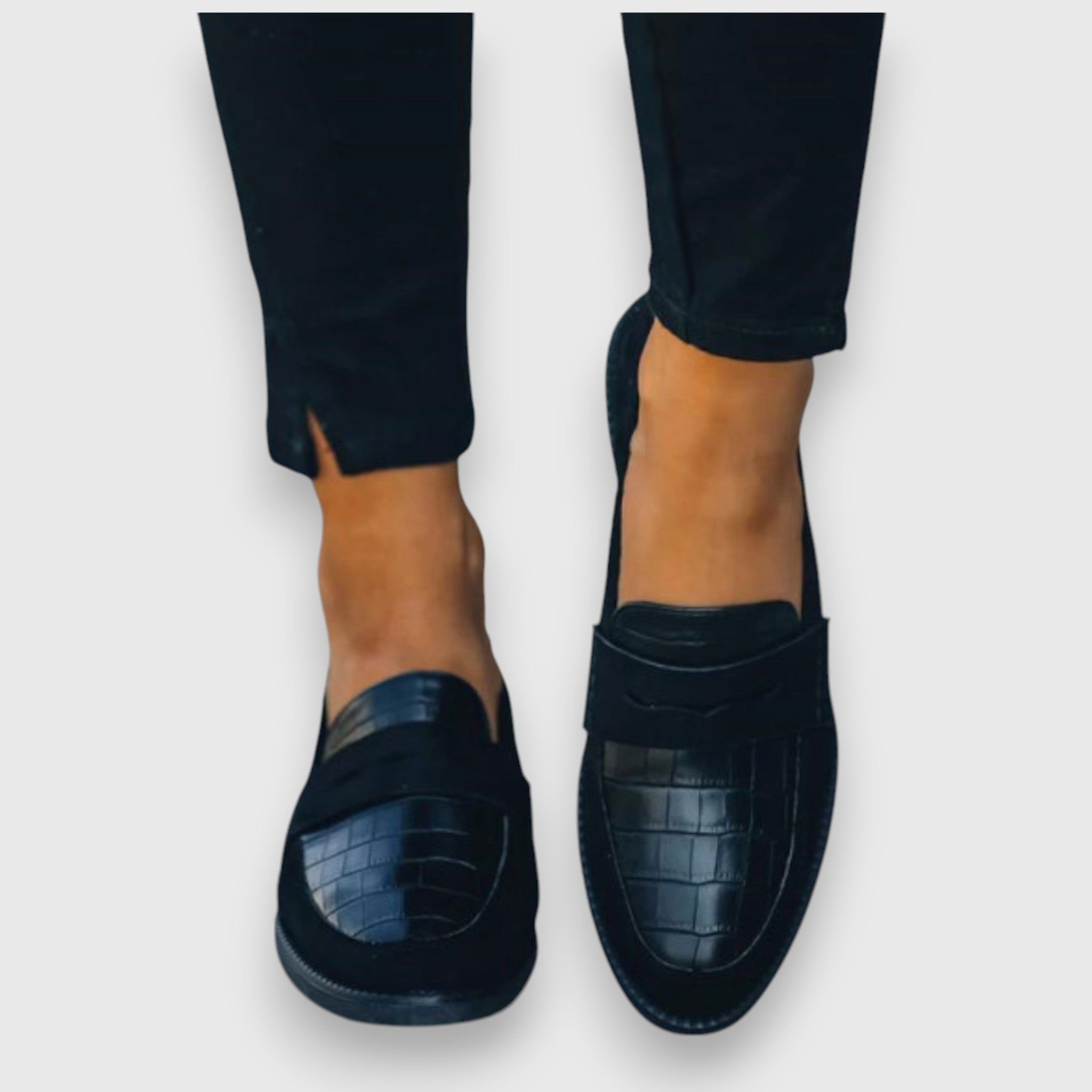 Black / 12 US | 43 EU