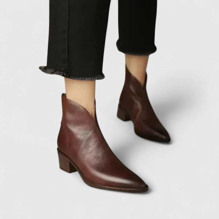 Dark Brown / 11 US