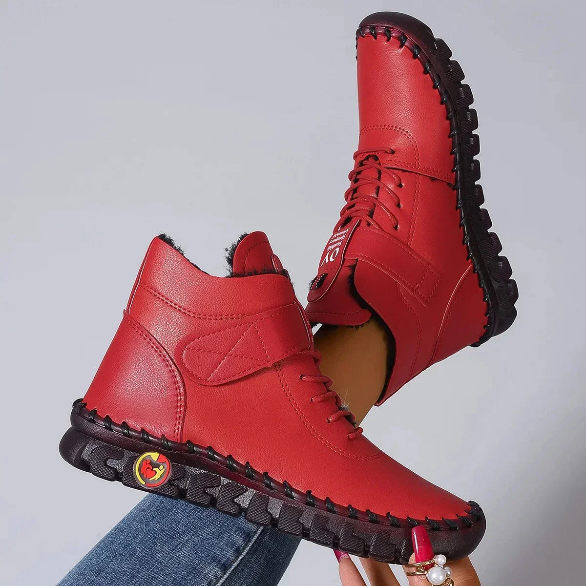 Red / 12 US | 43 EU