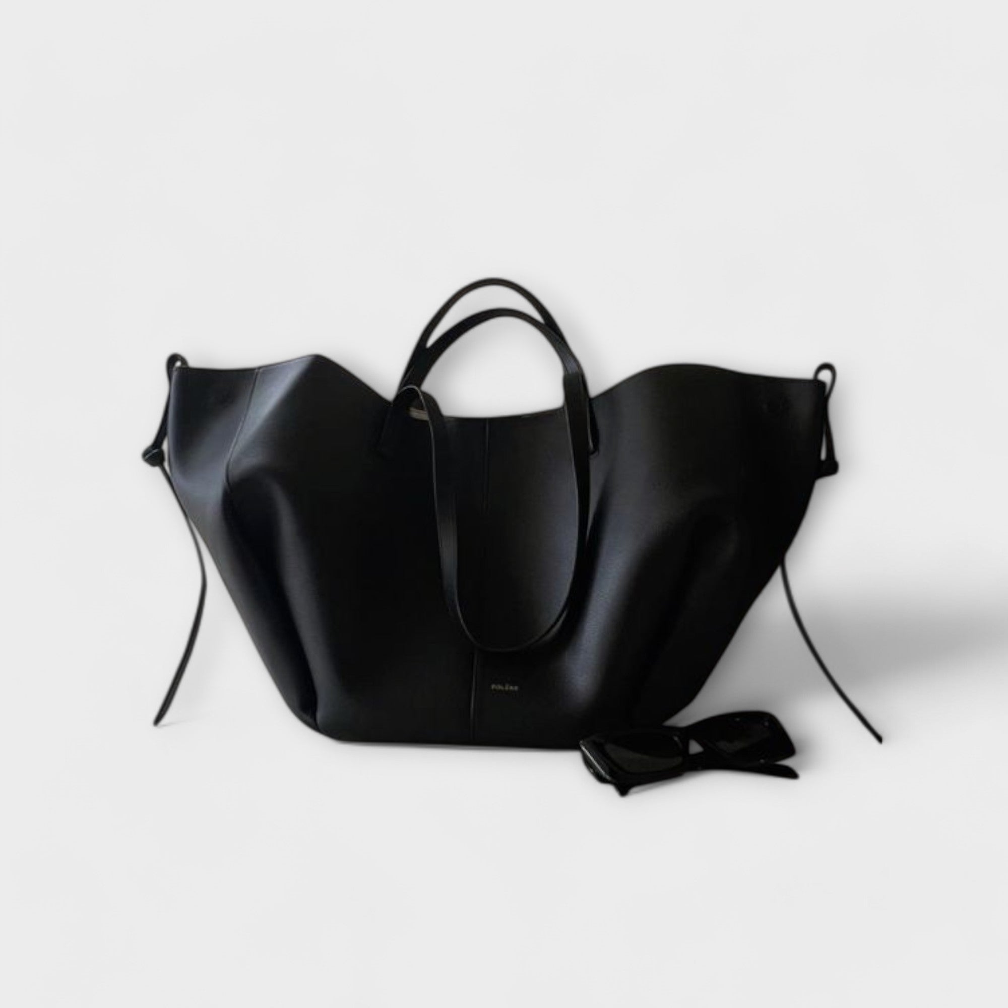 Black / M