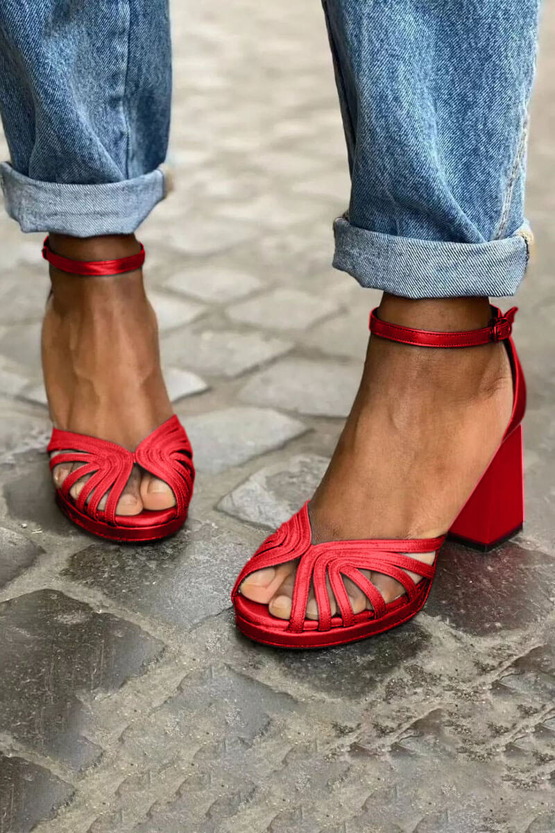 Red / US 12 | EU 42